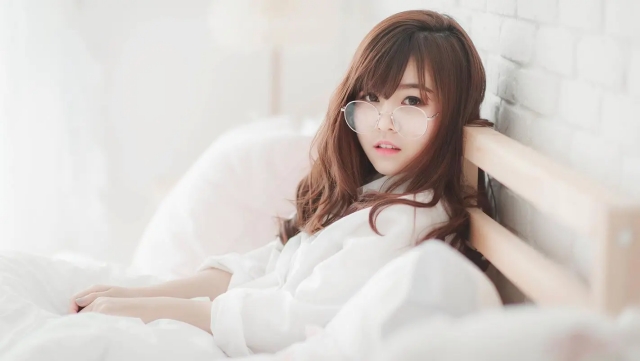 中国游戏大国，出海收入和国内市场近600亿美金全球市场2000亿美金的一部分，欧盟市场收入的3倍，中国人口估计和欧洲人口...